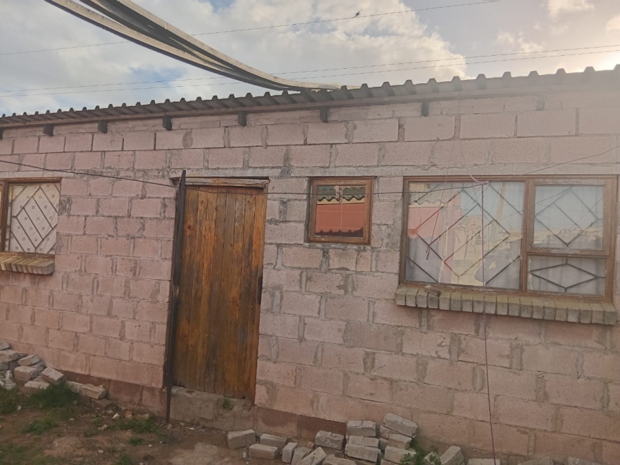 5 Bedroom Property for Sale in Kwanonqaba Western Cape